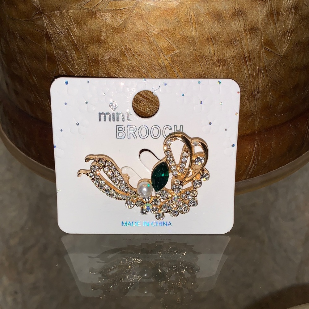 Mint Gold Brooch with Green and Pearl Accents